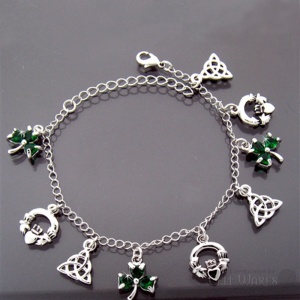 Irish Charm / Green Shamrock Bracelet