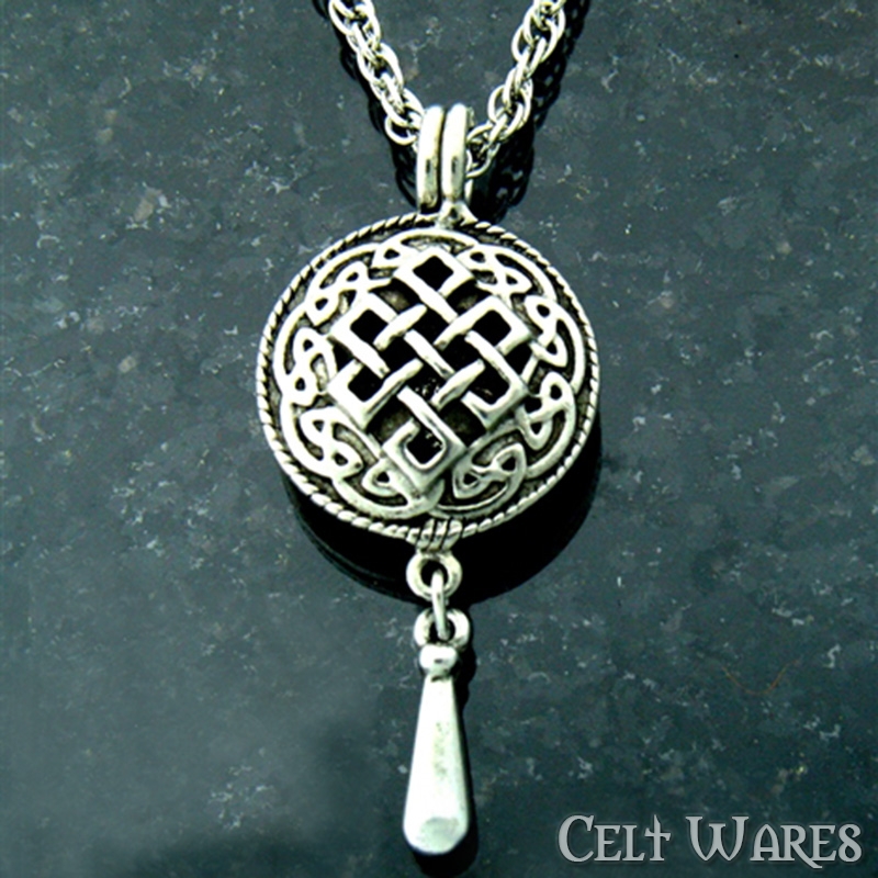 Celtic shop knot chain